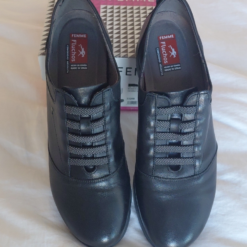 Womens Black Leather Walking Shoes Size 10 NWT